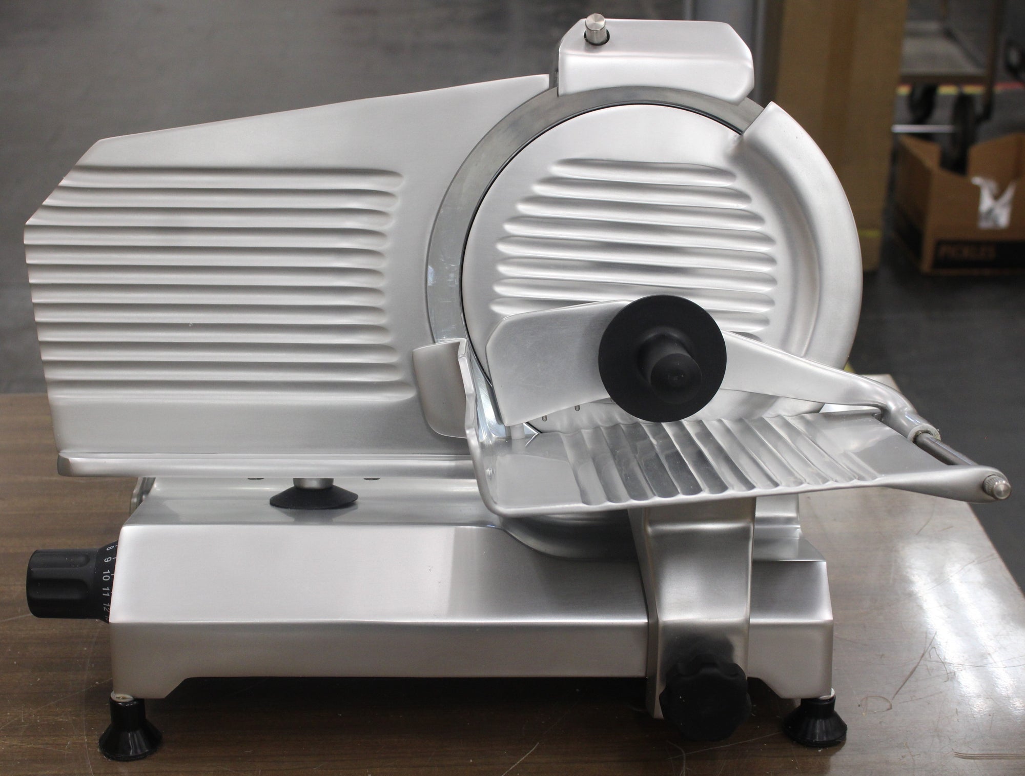 Globe C10 Open Box  C-Series Compact Manual Slicer NSF Certified 10" Blade (#2021) - 2021OBGLC10